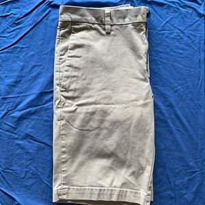BANANA REPUBLIC M's Aiden Khaki Short SZ 30in